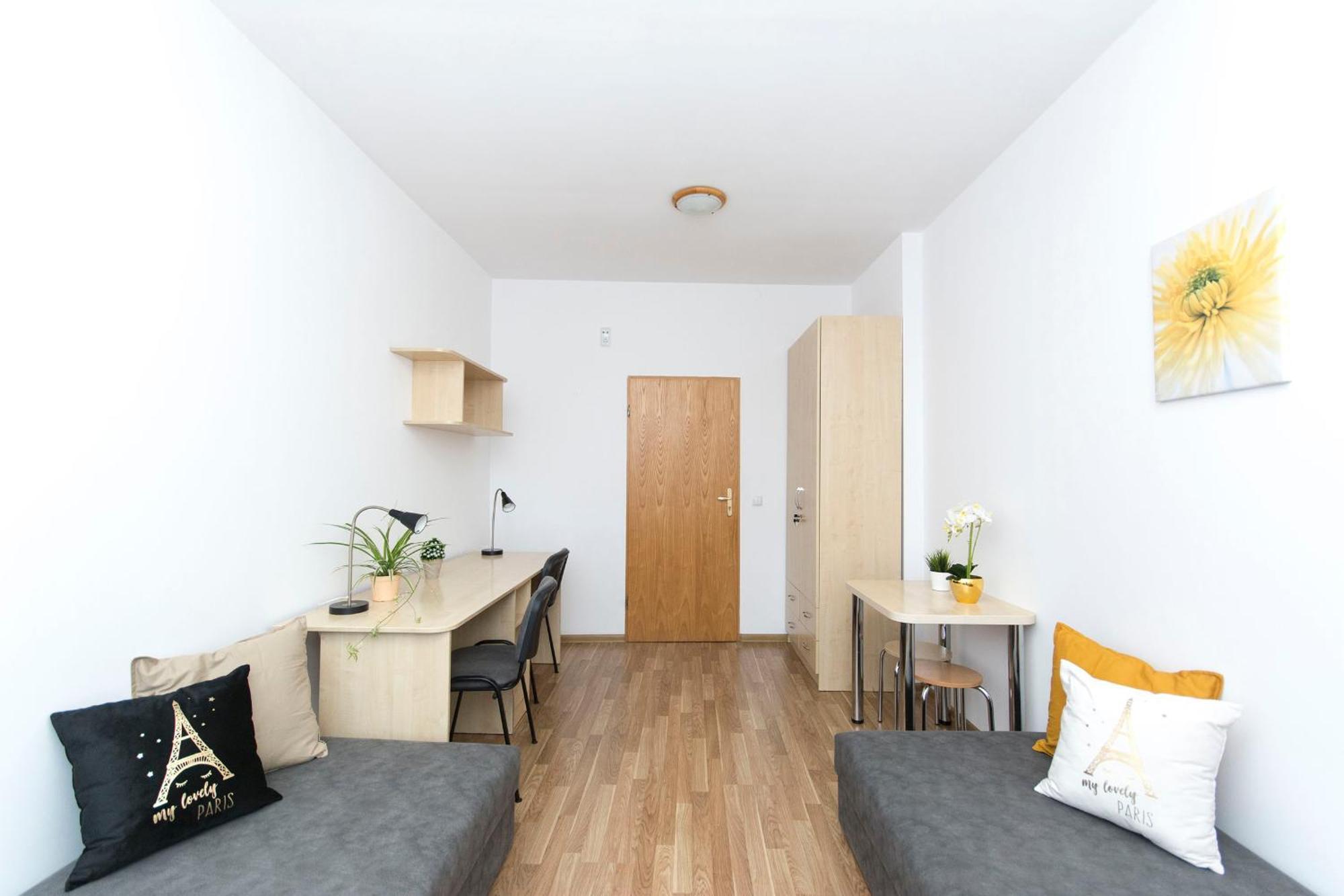 Akademikus Hostel *